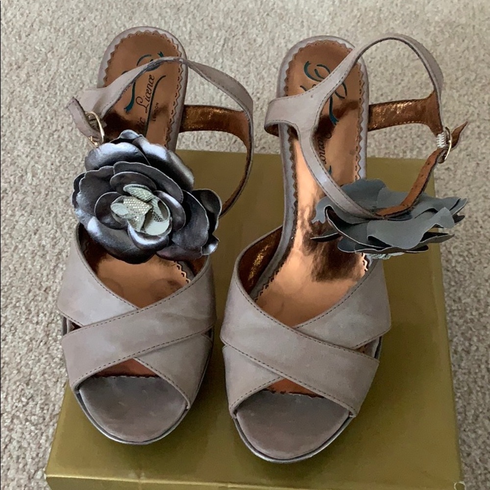 Women shoe